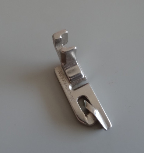 Pied ourlet roulé pfaff 46261 - pfaff,