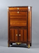 Secrétaire Louis XVI en satiné estampillé Conrad Mauter à Paris