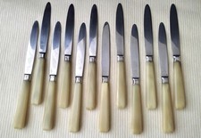 12 Couteaux à fromage ou