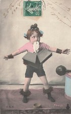 CP LITTLE GIRL STRONG CARRYING WEIGHT IN MOUTH - DUMBBELLS - 65851
