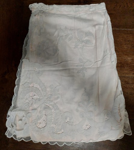 Rideau ancien tulle