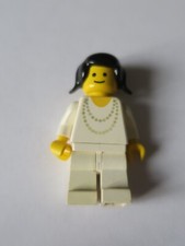 LEGO - CHARACTER - MINI FIGURE - WOMAN WITH NECKLACE - WOMAN - VINTAGE
