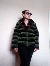 Real Rex rabbit fur jacket for women Green rabbit fur jacket with brown collar.