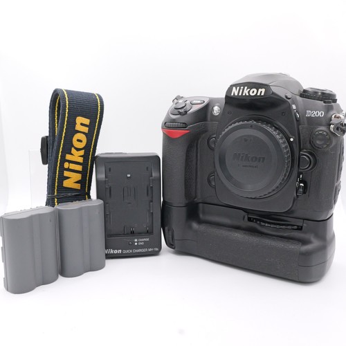 Exc nikon d200 mb 200 - nikon,