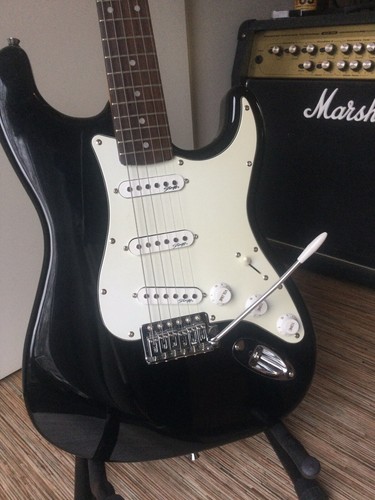 Guitare électrique stagg - électrique,