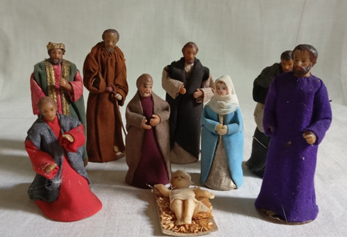 Très anciens santons en - très,