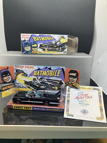 Corgi model club batmobile - model,