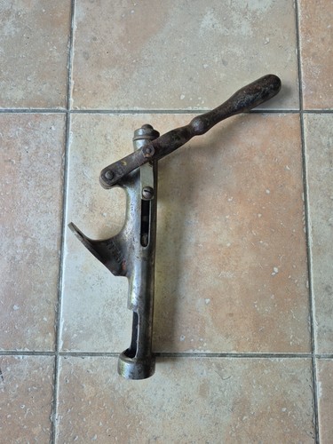 Rare tire bouchon ouvre - tire,