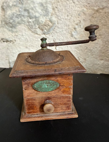 Ancien petit moulin poivre - ancien,