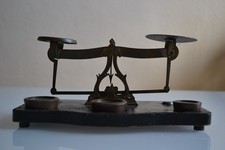 Balance à lettres en laiton