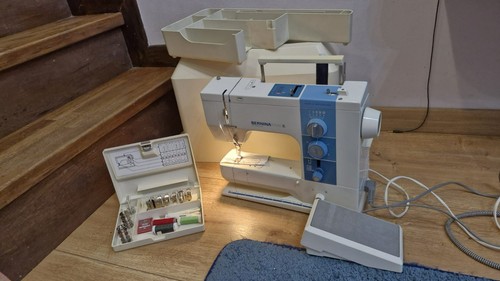 Bernina 910 sewing - , machine