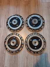 4 Enjoliveurs Robergel