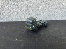 Camion militaire miniature