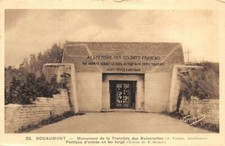 DOUAUMONT - Bayonet Trench Monument - Entrance Portico 