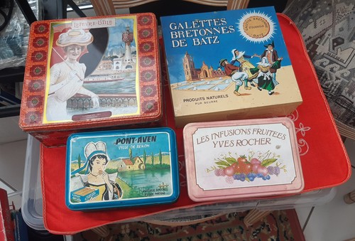 Lot boîtes en - de,