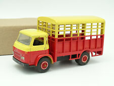 Norev Plastic 1/43 - Saviem SG4 Livestock 