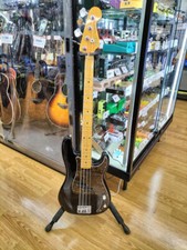 Guitare basse électrique