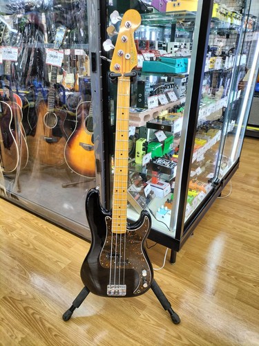 Guitare basse électrique