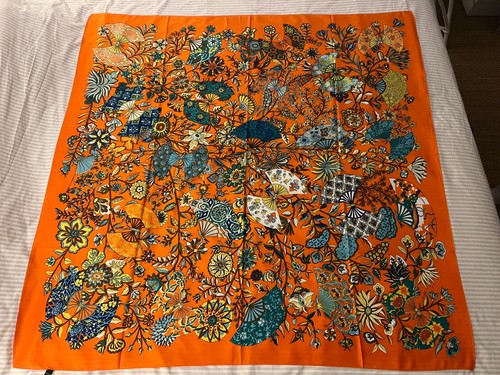 Magnifique foulard neuf - , en
