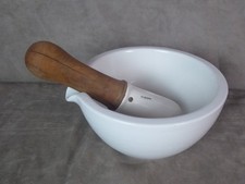 MORTIER ET PILON, à