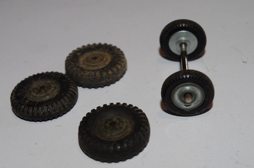 Dinky lot roues - dinky,