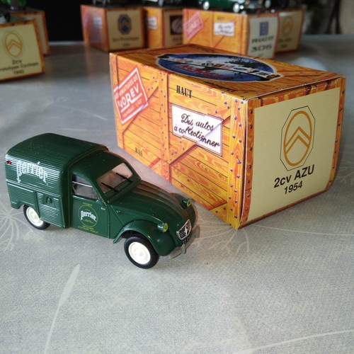 Voiture miniature - voiture, 1/43