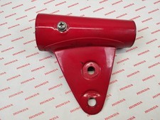 Patte de phare rouge coté