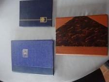 3 TRES BEAUX ALBUMS DE TIMBRES ANCIENS PAS COMPLET 