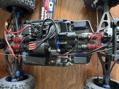 Traxxas revo vxl - 2.0, vxl-6s