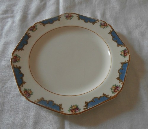 Assiette ancienne porcelaine
