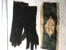  pair of BLACK SKIN GLOVES in its packaging Galeries Lafayette circa 1910
