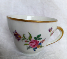 Tasse ancienne en porcelaine