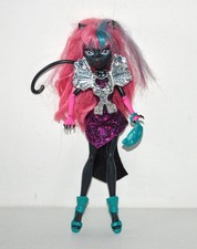 Poupée MONSTER HIGH CATTY
