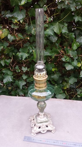 Ancienne grande lampe - , à
