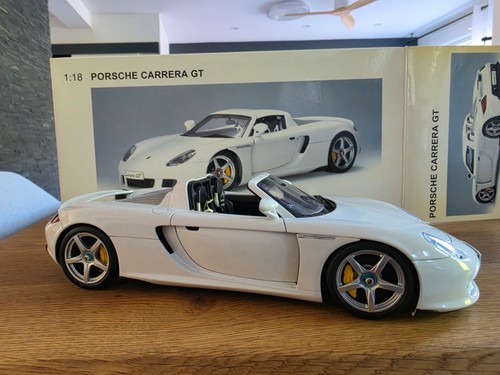 Autoart diecast 78045 - 1/18,