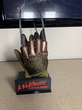 Freddy Krueger Glove Display Stand A Nightmare on Elm Street Prop
