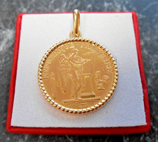Pendentif  en or 18K  20