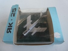 avion métal miniature . Yak