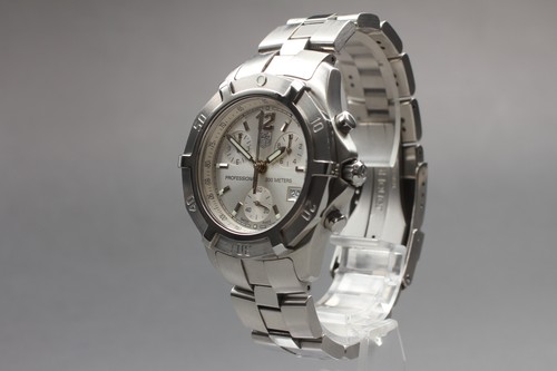 Presque comme neuve montre - [presque, neuve]