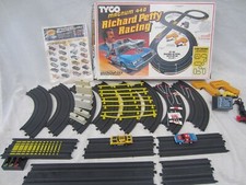 TYCO Magnum 440 Richard Petty Racing HO Slot Car Set