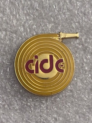 Pin sapeurs pompiers lance - pin's,