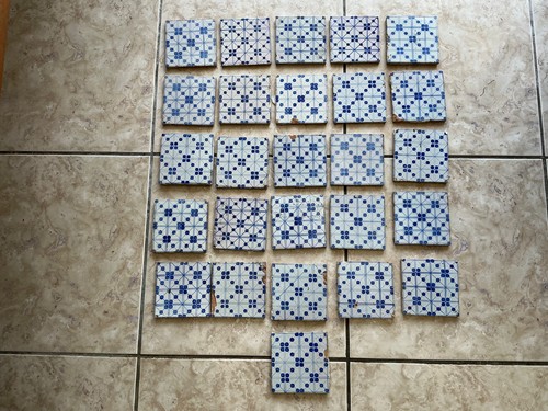Lot carreaux faience - 26,