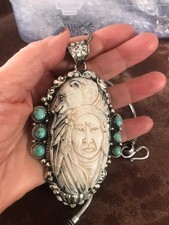 Médaillon pendentif avec