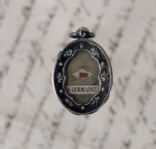 Ancien Pendentif Reliquaire B