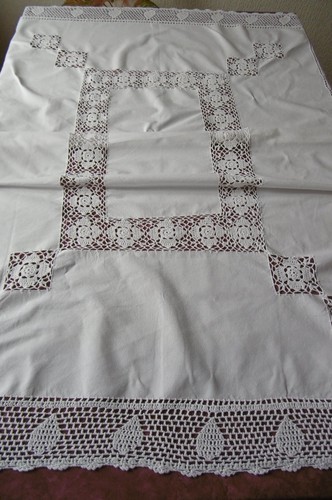 Nappe entourée dentelle et - de,