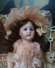 Belle mignonnette marcheuse