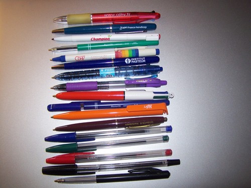Lot stylos à bille - 17,