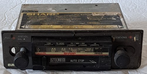 Ancien auto radio cassette - /,