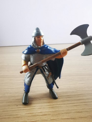 Figurine chevalier avec