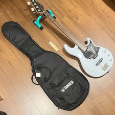 Guitare basse japonaise YAMAHA